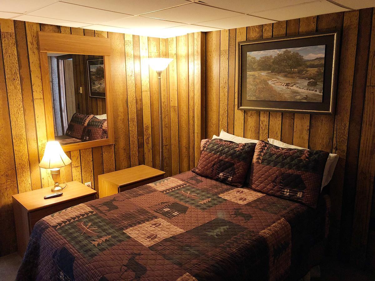 Shore Meadows Lodge Llc Lake George Esterno foto