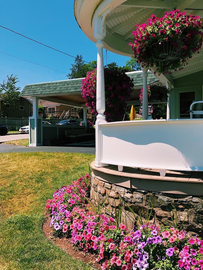 Shore Meadows Lodge Llc Lake George Esterno foto